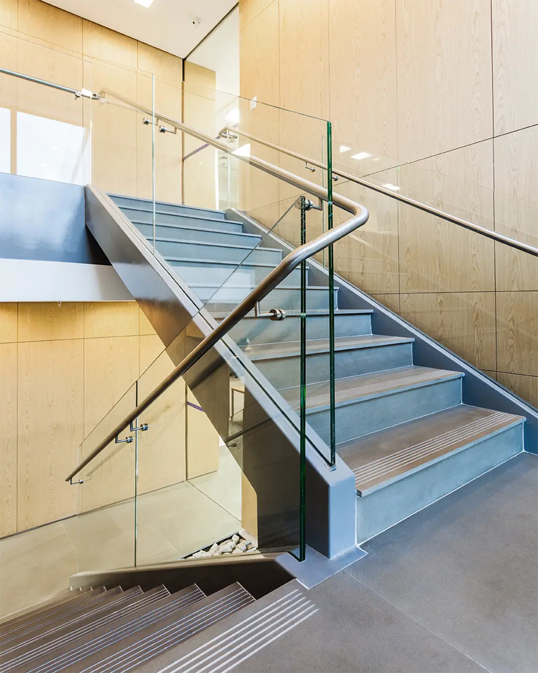 athie-wohnrath-itau-bba-35-piso-limestone-blue-levantina-di-marmore-copiar