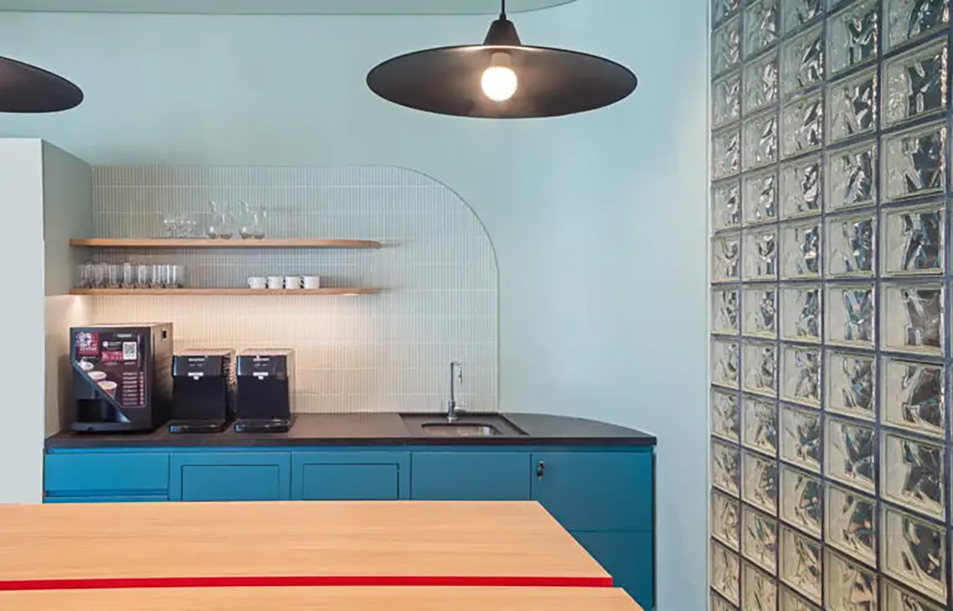 athie-wohnrath-dentsu-faria-lima-plaza-8-bancada-granito-preto-sao-gabriel-di-marmorer