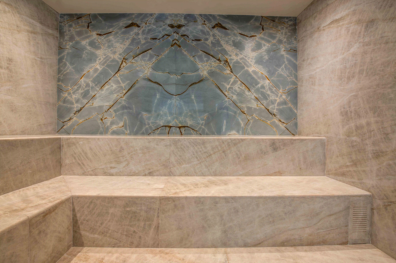 cyrela-on-the-parc-sauna-piso-parede-travertino-bruto-di-marmore-(5)