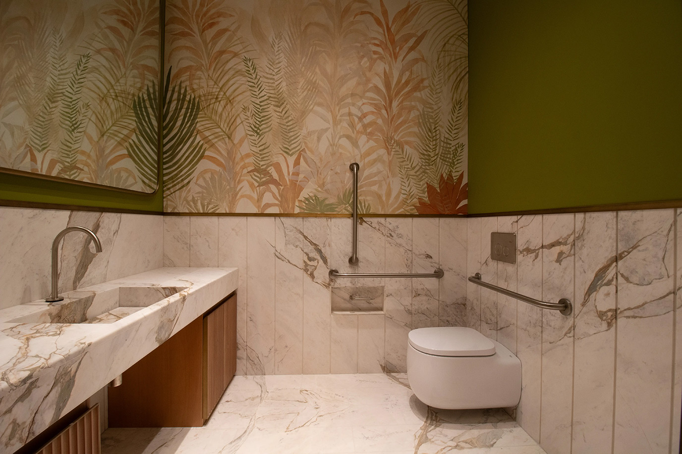 aflalogasperini-arquitetos-lock-engenharia-jfl-125-realty-banho-lavatorio-cuba-montada-sinth-calacata-di-marmore-r