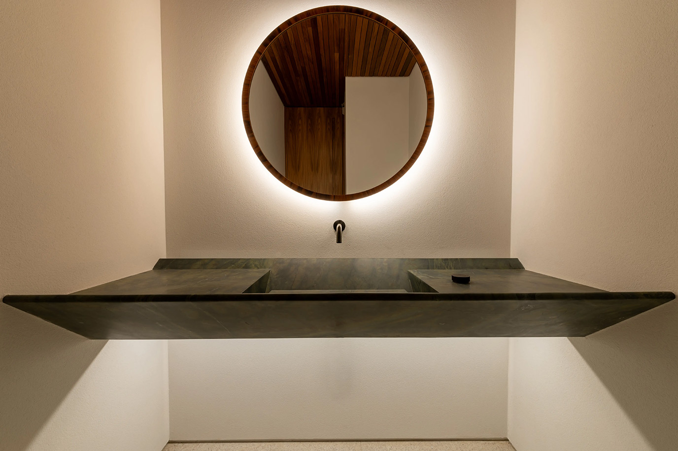 bernardes-laer-lavatorio-lavabo-granito-vitoria-regia-levigado-1r