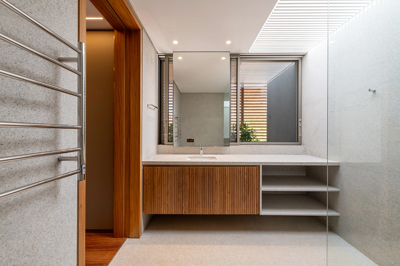 bernardes-laer-lavatorio-lavabo-piso-parede-granito-branco-siena-escovado-1r