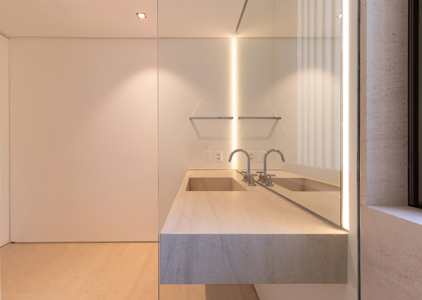 jacobsen-arquitetura-schwarts-engenharia-rua-espanha-lavabo-lavatorio-cuba-montada-limestoone-moont-dore-levigado-di-marmore--r