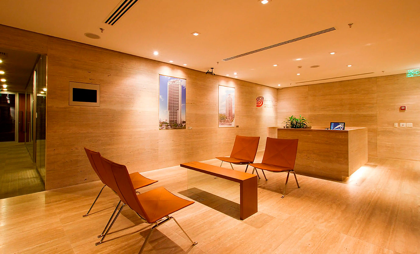 athie-wohnrath-queiroz-galvao-di-marmore-2-piso-parede-logo-baixo-relevo-balcao-marmore-thassus-crystal-di-marmorer