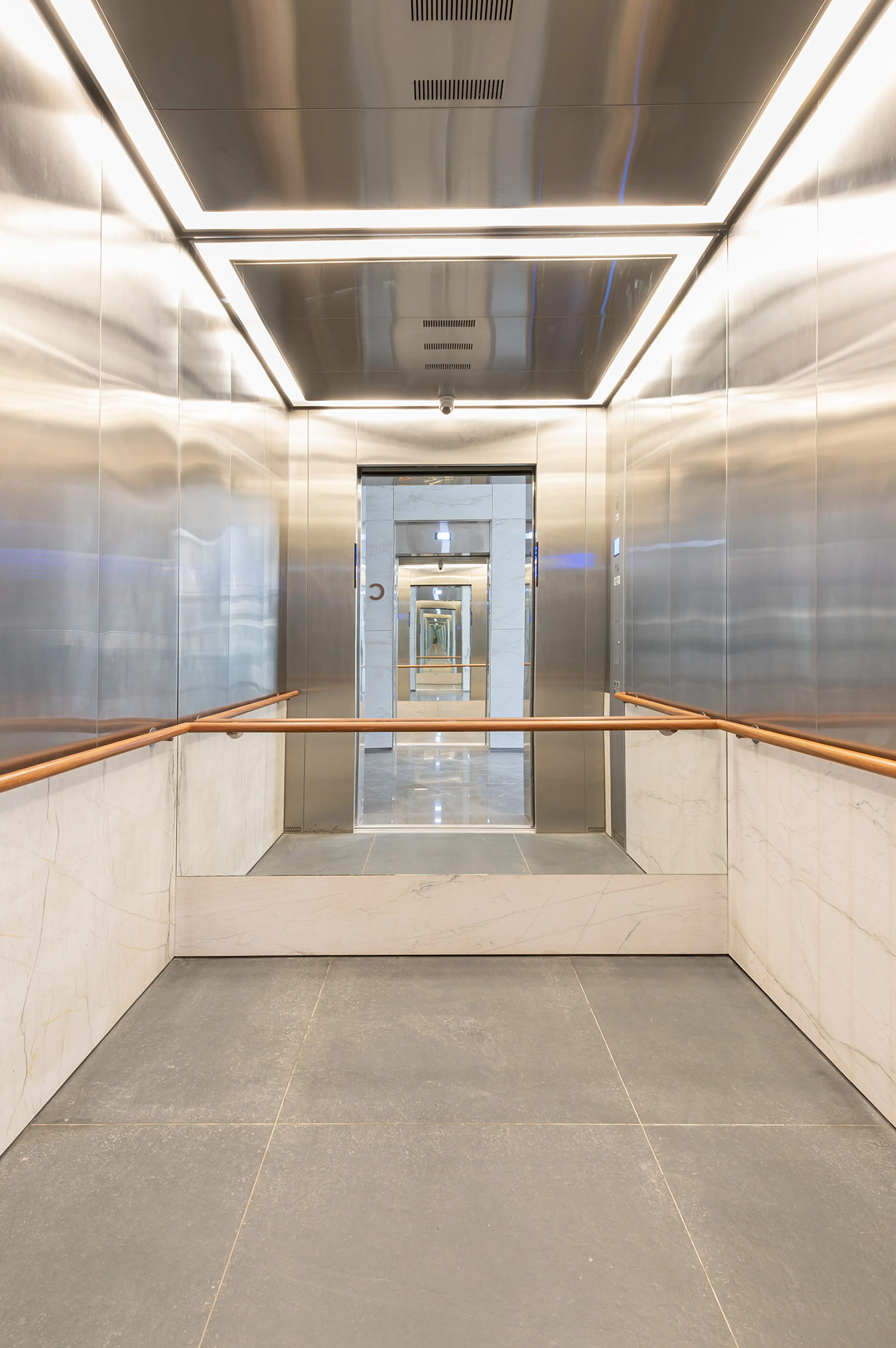 bn-engenharia-complexo-luna-22-parede-quartzito-mont-blanc-elevador-piso-basalto-cinza-piso-basalto-di-marmore