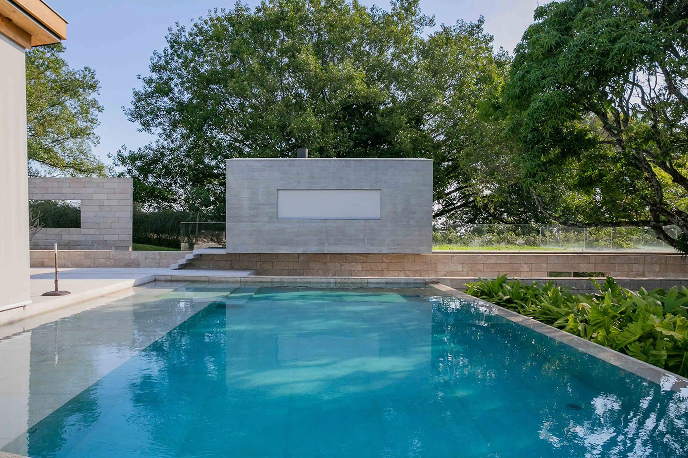 piscina-quartzito-perla-santana-polido-di-marmore-(11)