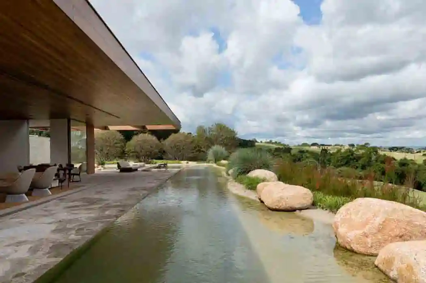 studio-arthur-casas-alle-engenharia-fazenda-boa-vista-piscina-di-marmore--(1)