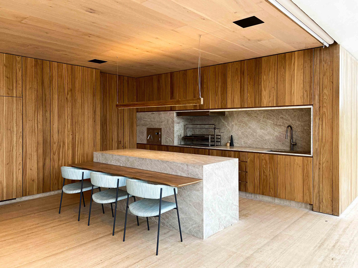 felipe-caboclo-arquitetura-seripierri-engenharia-piso-travertino-light-bruto-balcadas-quartzito-taj-mahal-levigado-di-marmore-4