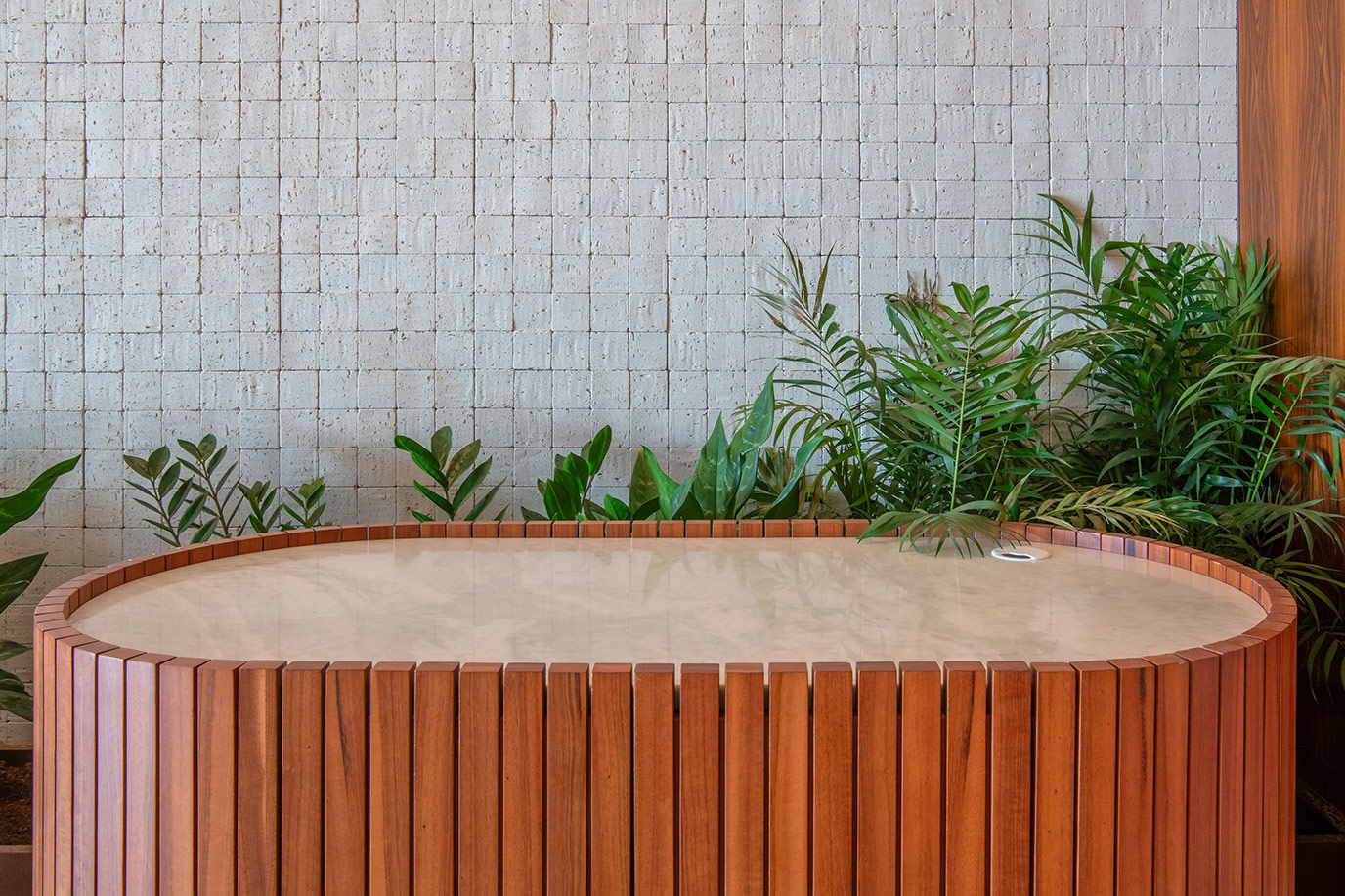 perkins-&-will-saeng-engenharia-btg-pactual-terminal-gru-11-bandeja-marmore-branco-parana-di-marmore---Copia