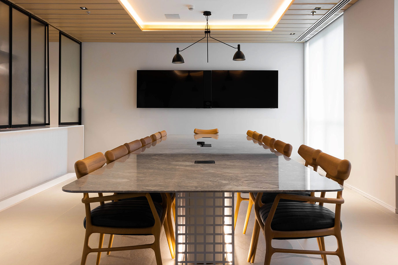 sum-engenharia-cidade-jardim-corporate-blau-farmaceutica-12-mesa-marmore-arabescato-di-marmore