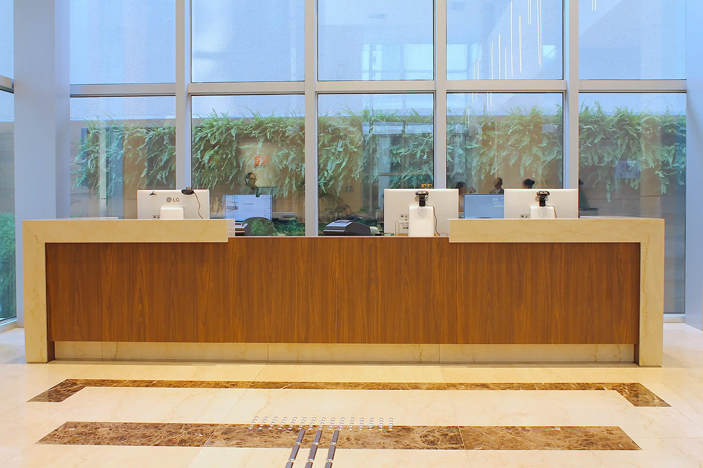 afoncofrancaengenhariahospitalnovedejulhopisopilaresmarmorebotticinobancadamarmorecremamarfil10dimarmore