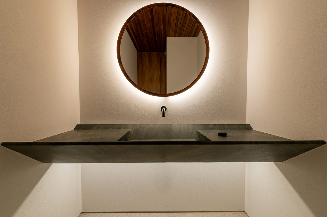 bernardes-laer-lavatorio-lavabo-granito-vitoria-regia-levigado-1