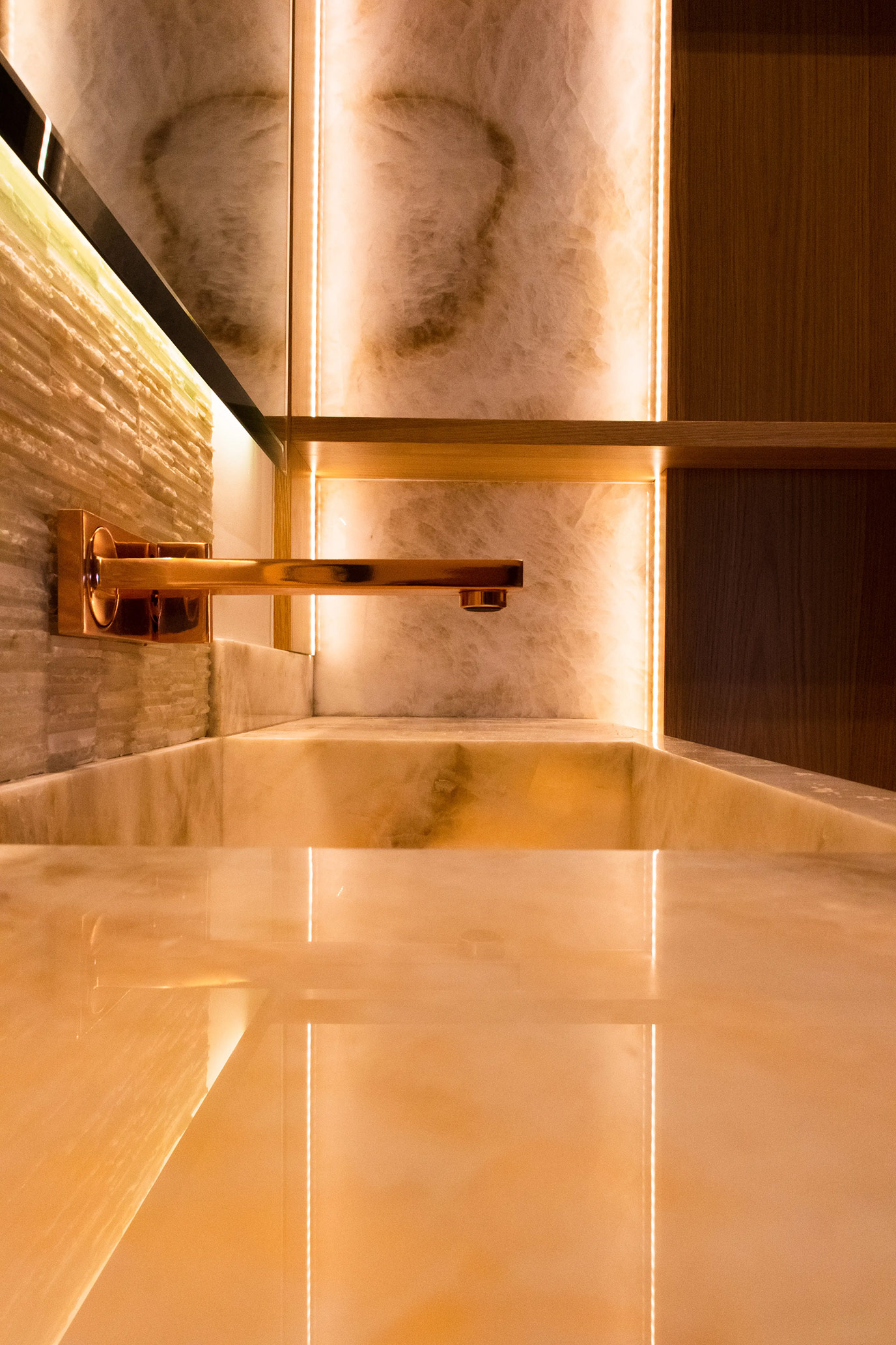 maricy-marcos-borges-arquitetura-setter-construtora-lavabo-lavatorio-cuba-montada-nicho-onix-cristalo-di-marmore--